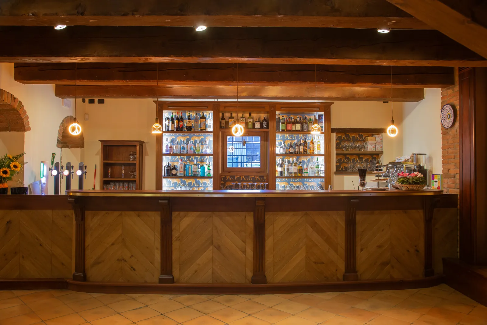 Il bancone del Social Bar