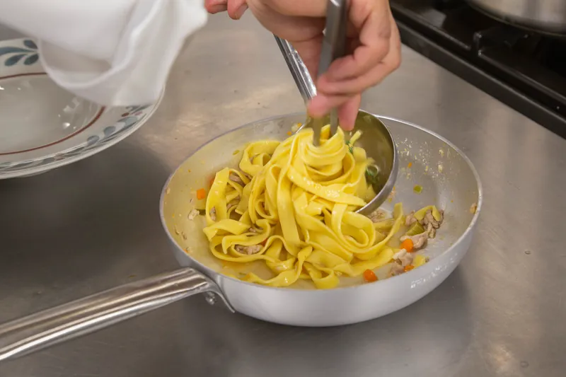 Le tagliatelle saltate in padella